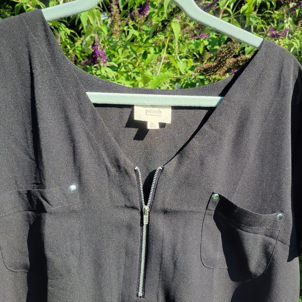 Black 1/4 Zip Top‎ - Picture 3 of 10